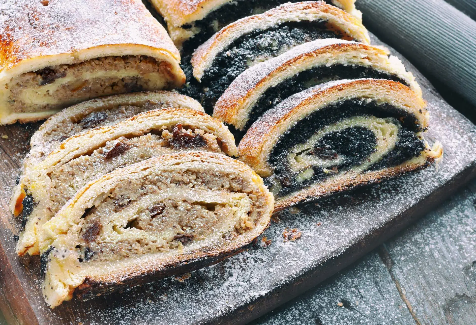 FOOD_POLISH_MAKOWIEC_POPPY_SEED_ROLL_WALLNUT_ROLL