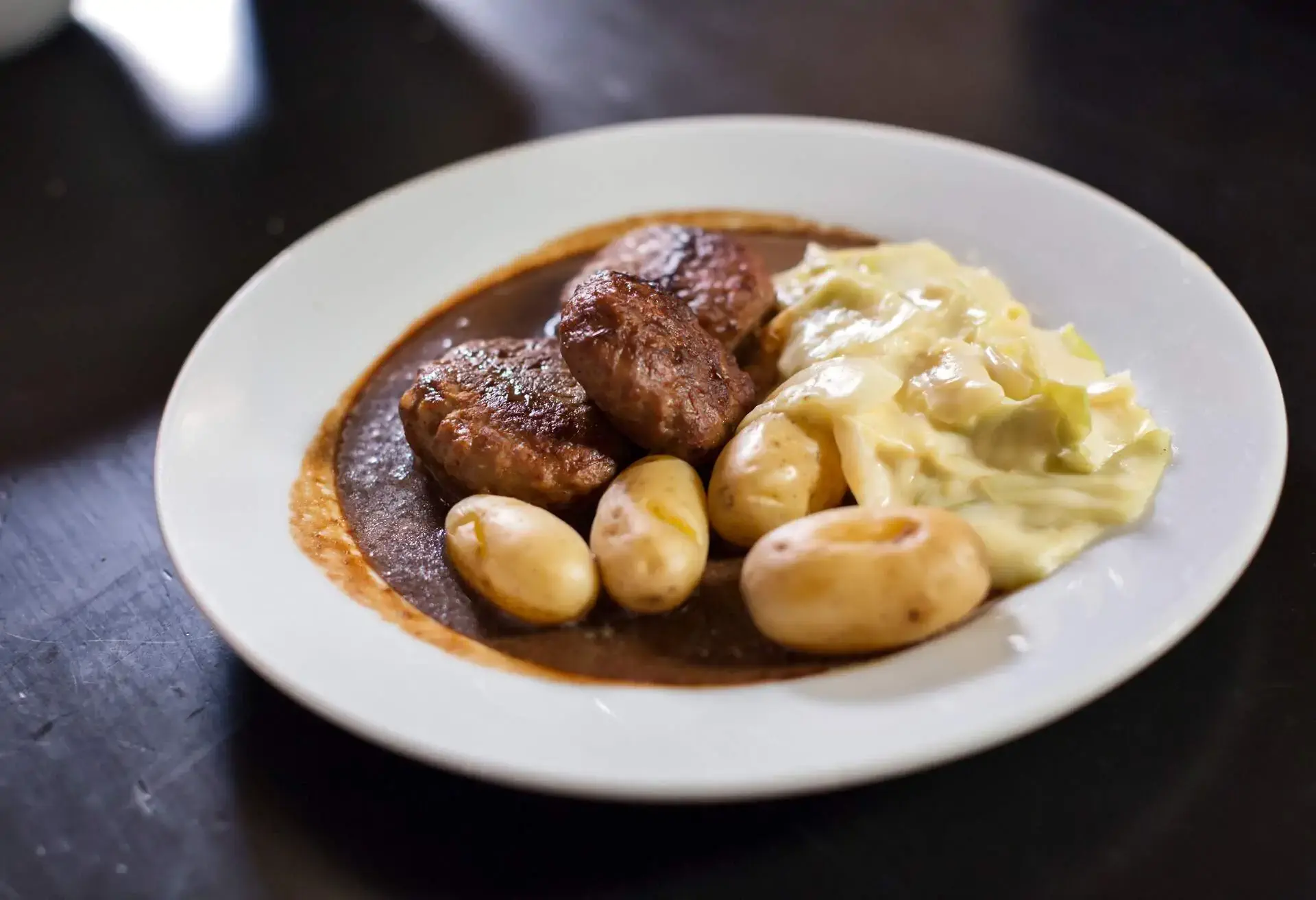 Traditional Norwegian Meatballs 