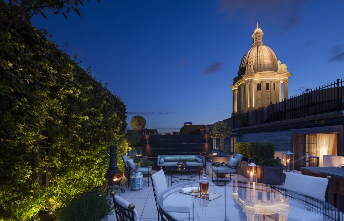 Rosewood Londons tagterrasse.