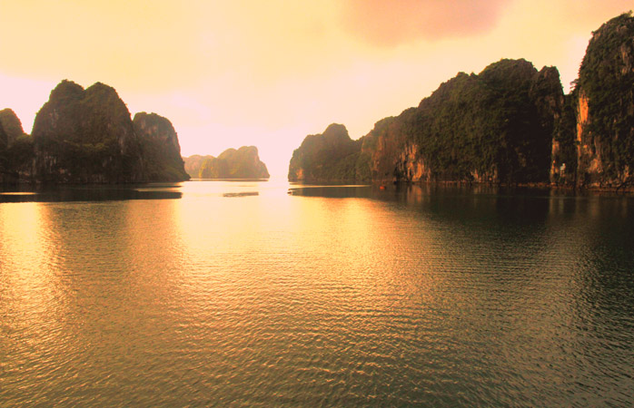 ha-long-vietnam-skønneste-solopgange