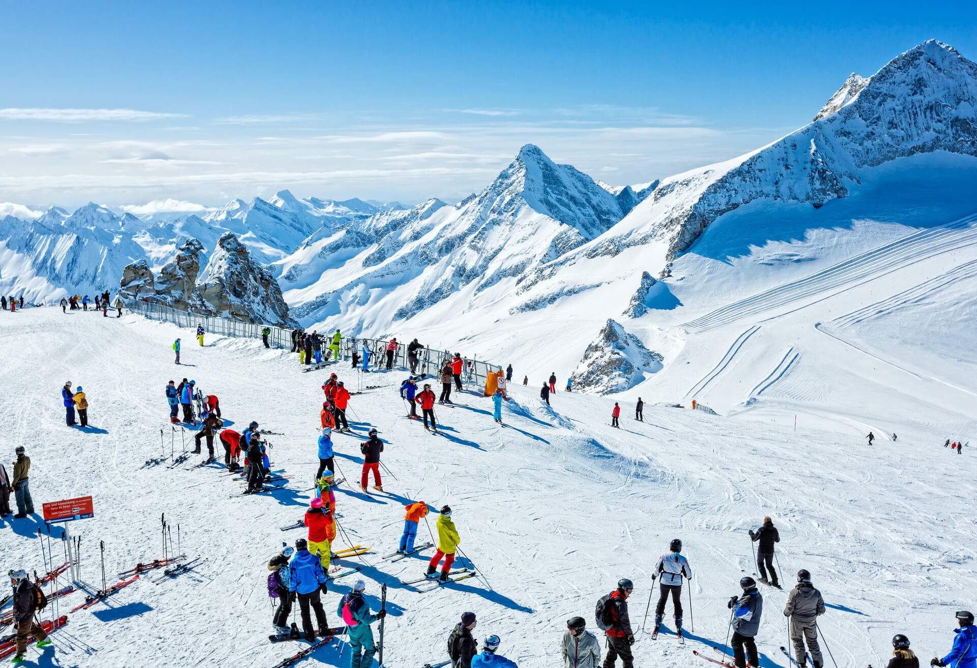 AUSTRIA_TIROL_HINTERTUX_THEME_SKI