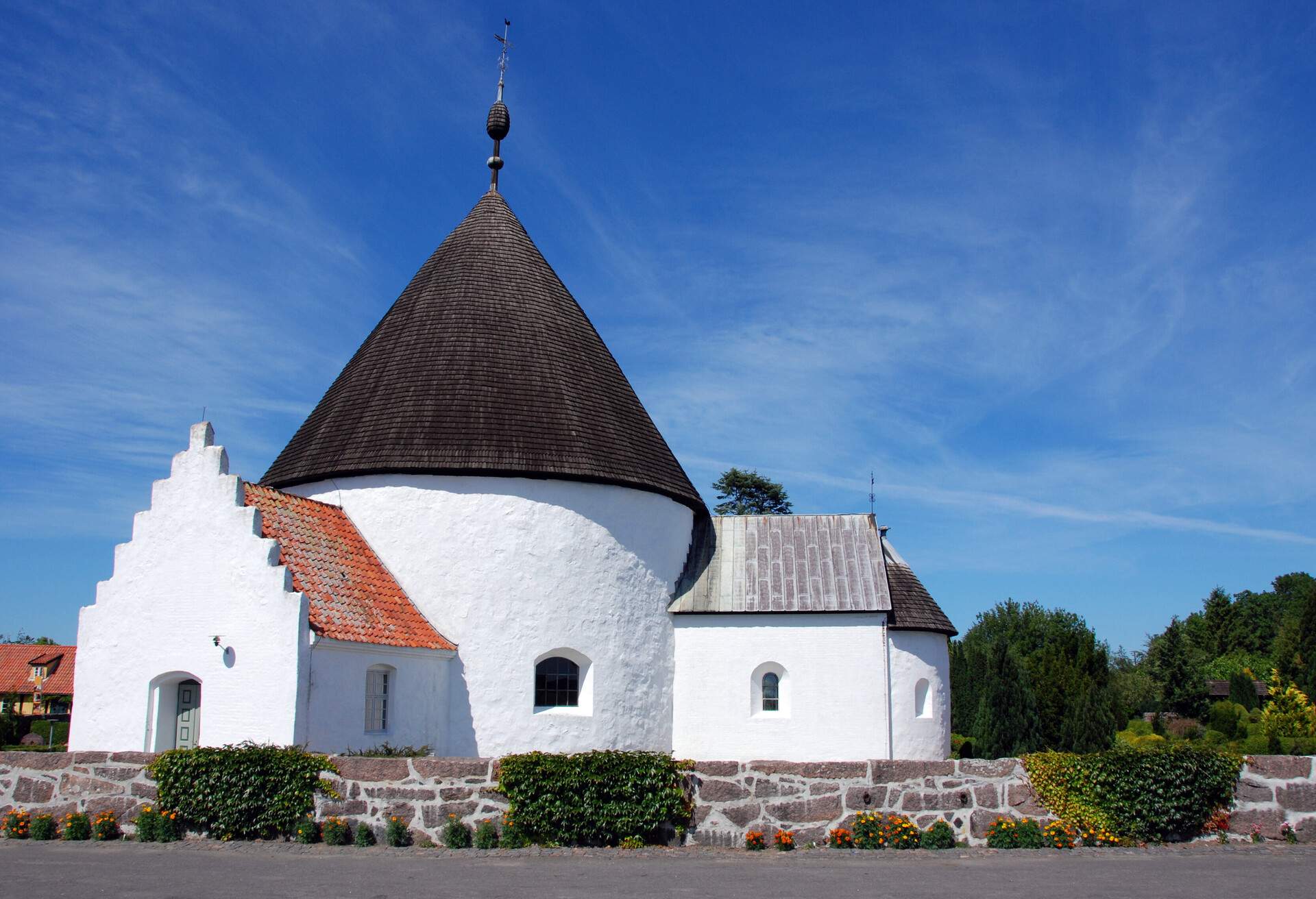 DEST_DENMARK_BORNHOLM_NYKER_ROUND_CHURCH_GettyImages-173757461