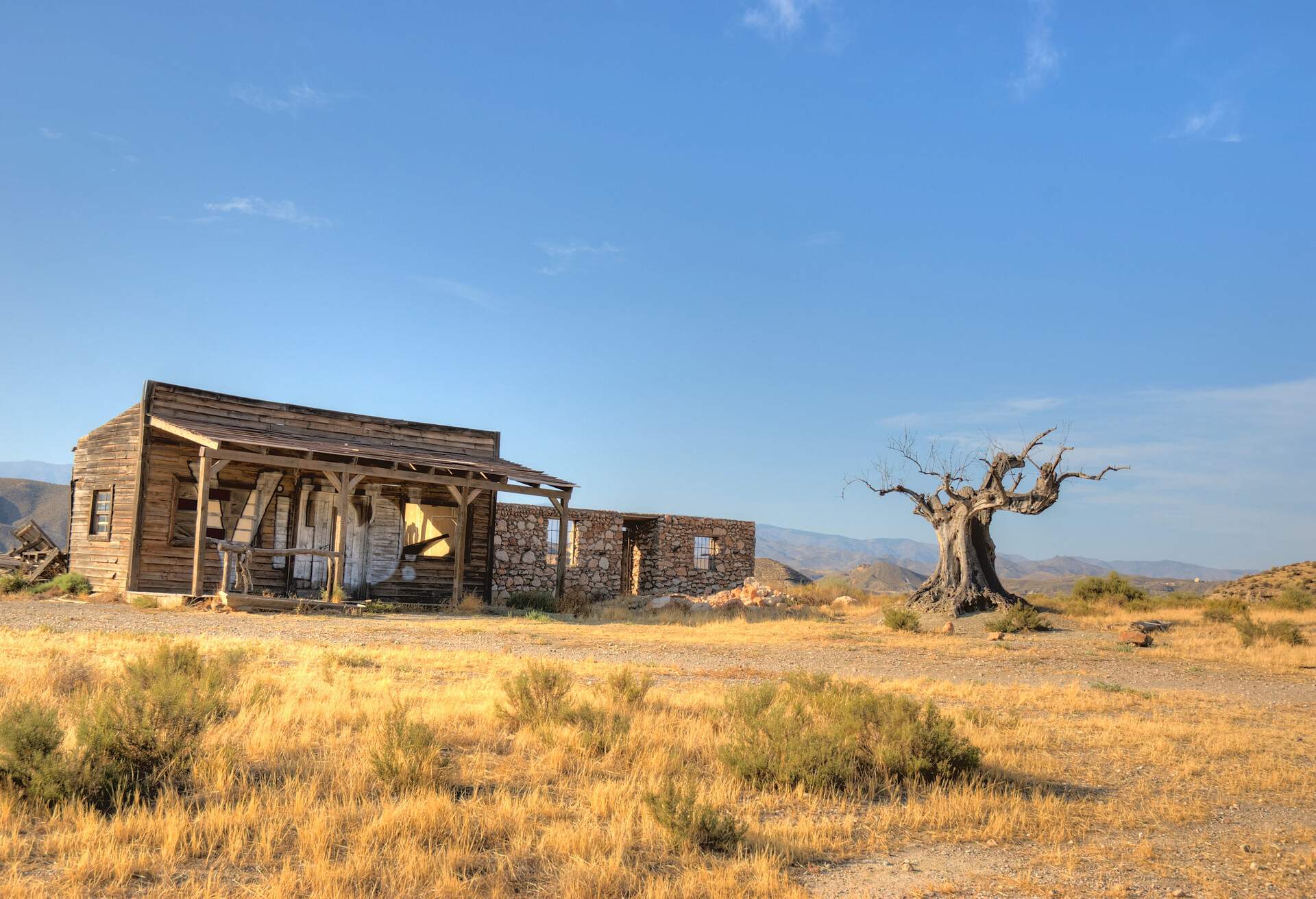 DEST_SPAIN_ALMERIA_TABERNAS-DESERT_GettyImages-137387708