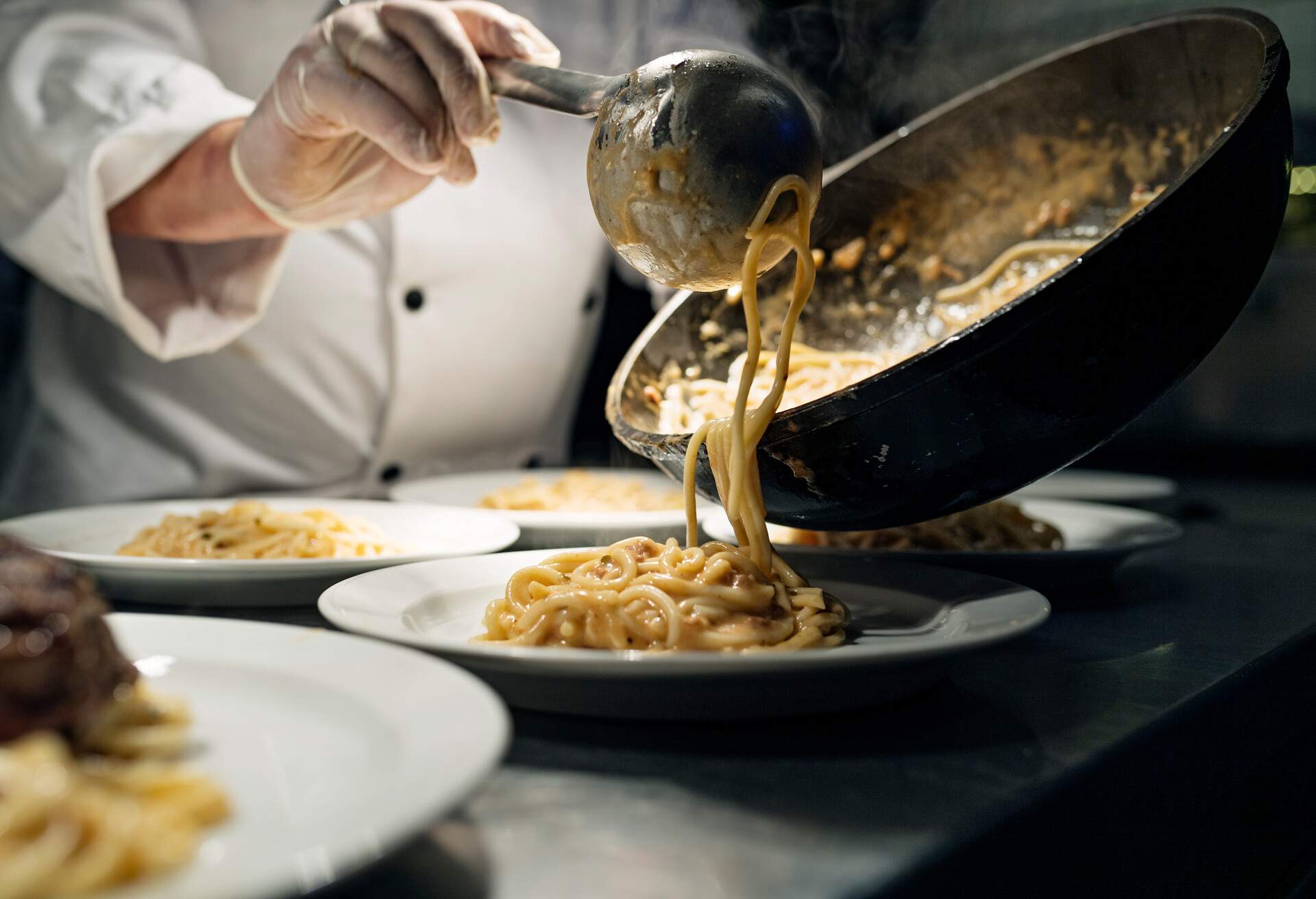 THEME_FOOD_ITALIAN_SPAGHETTI_RESTAURANT_CHEF_GettyImages-1139610466