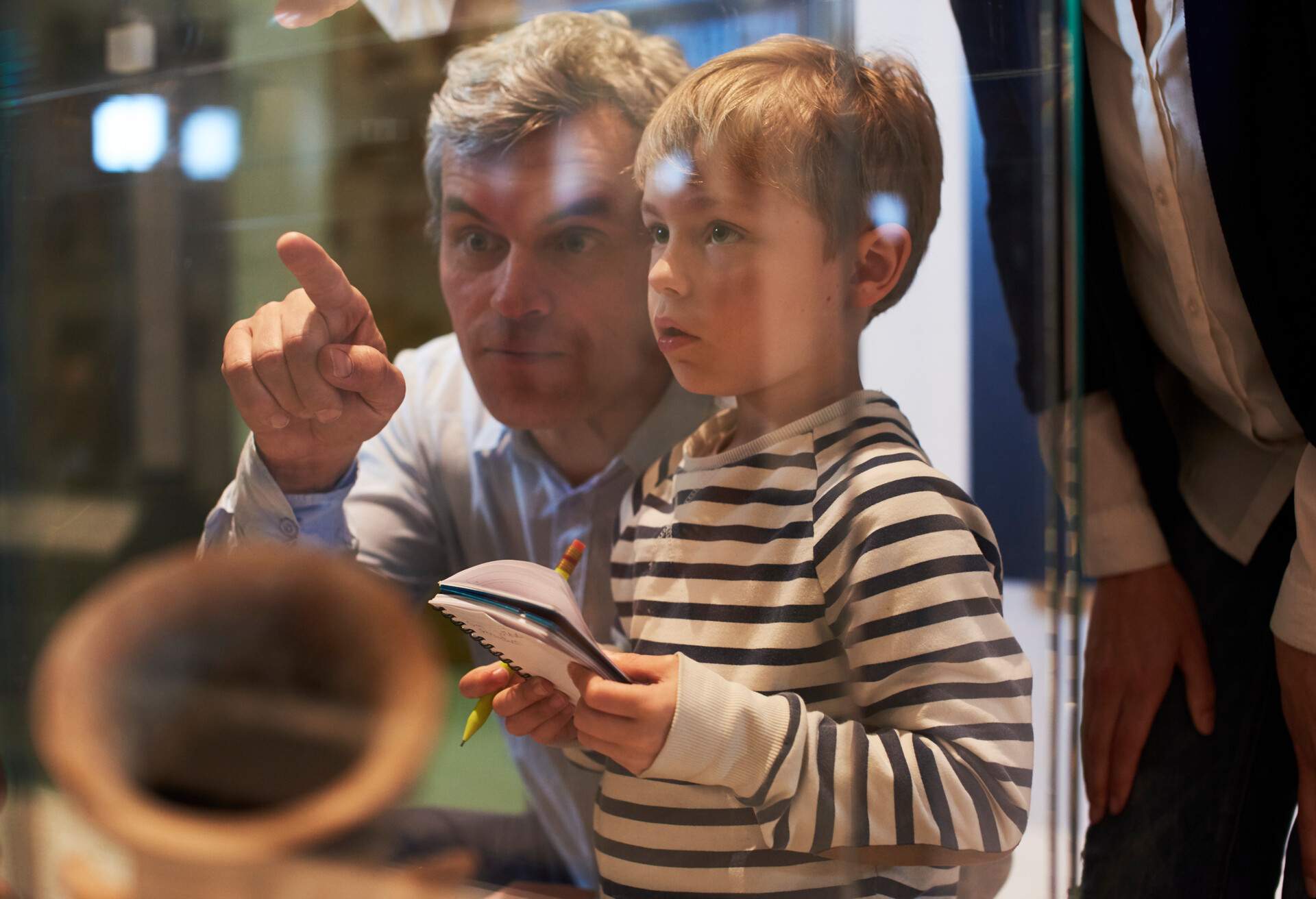 THEME_PEOPLE_KID_MAN_MUSEUM_GettyImages-538358768