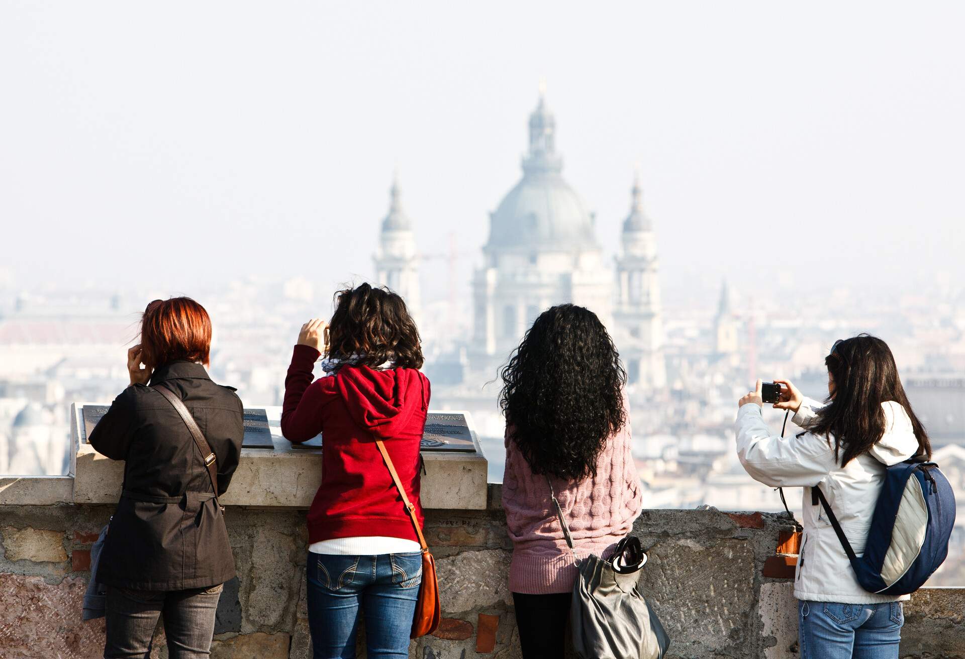 DEST_HUNGARY_BUDAPEST_SKYLINE_PEOPLE_GettyImages-141148890