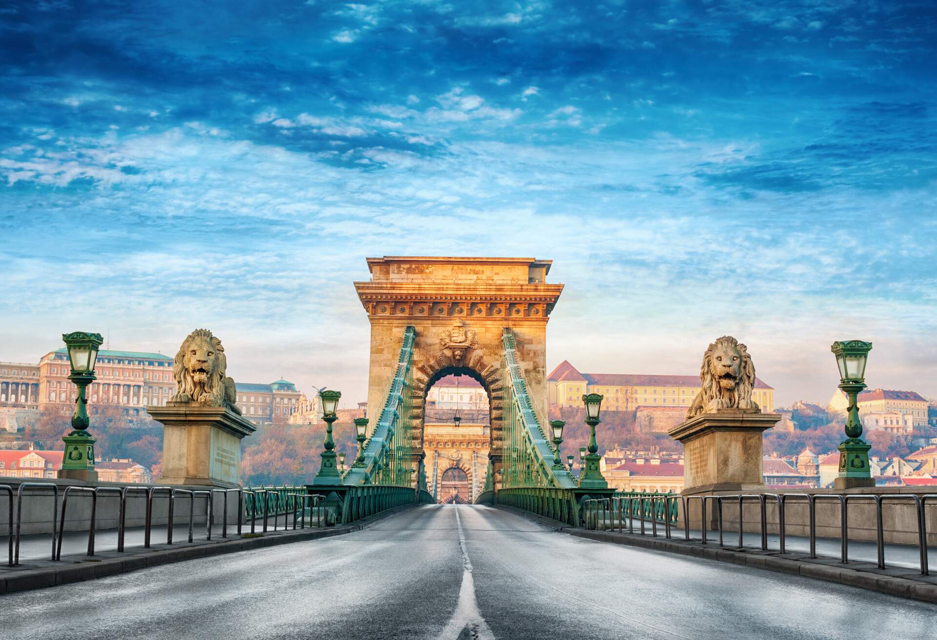 DEST_HUNGARY_BUDAPEST_Shutterstock-Premier-175232033