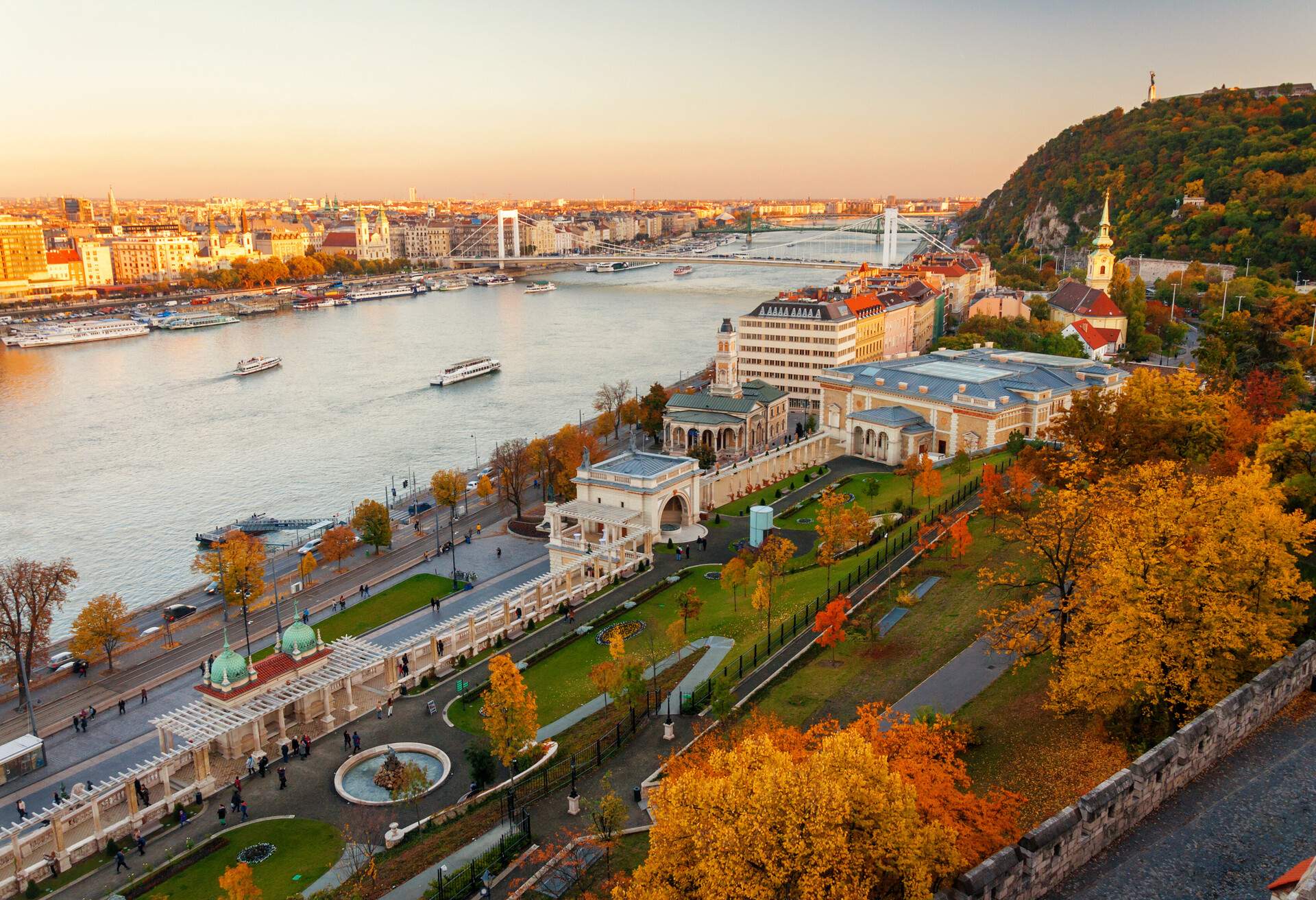 DEST_HUNGARY_BUDAPEST_shutterstock-premier_713361169