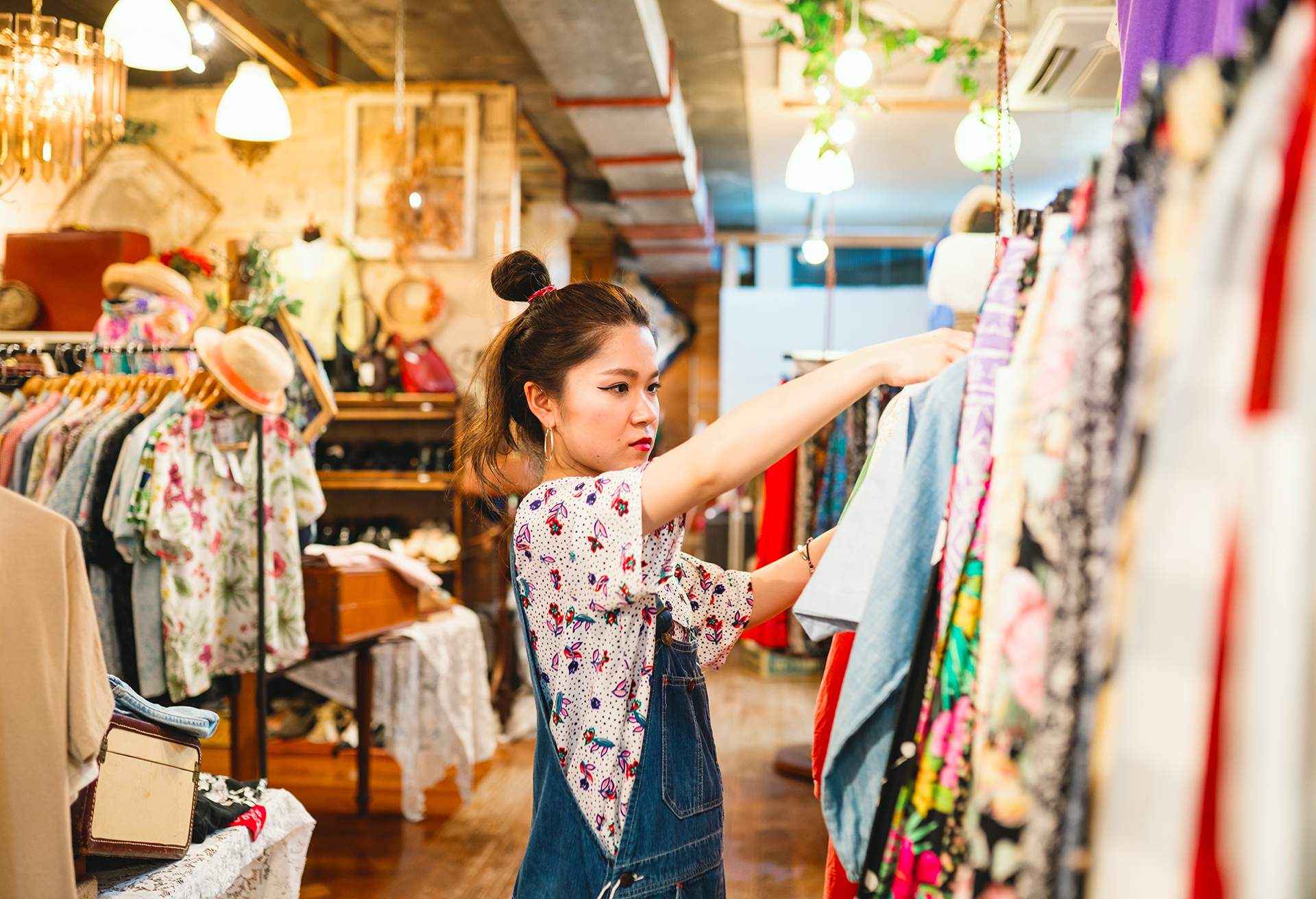 vintage_shopping_people_woman