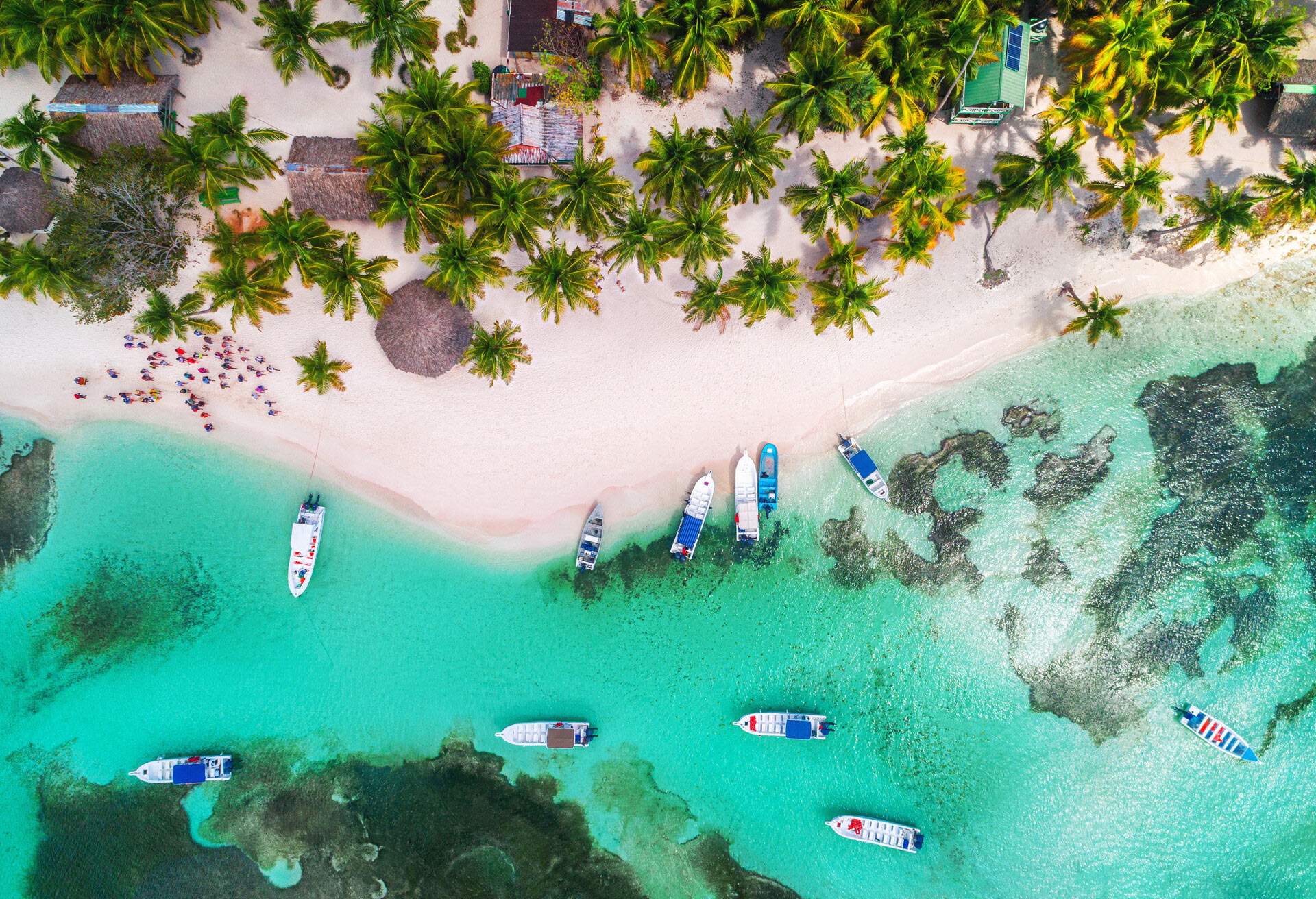 dominican-republic_saona-island_beach_boats