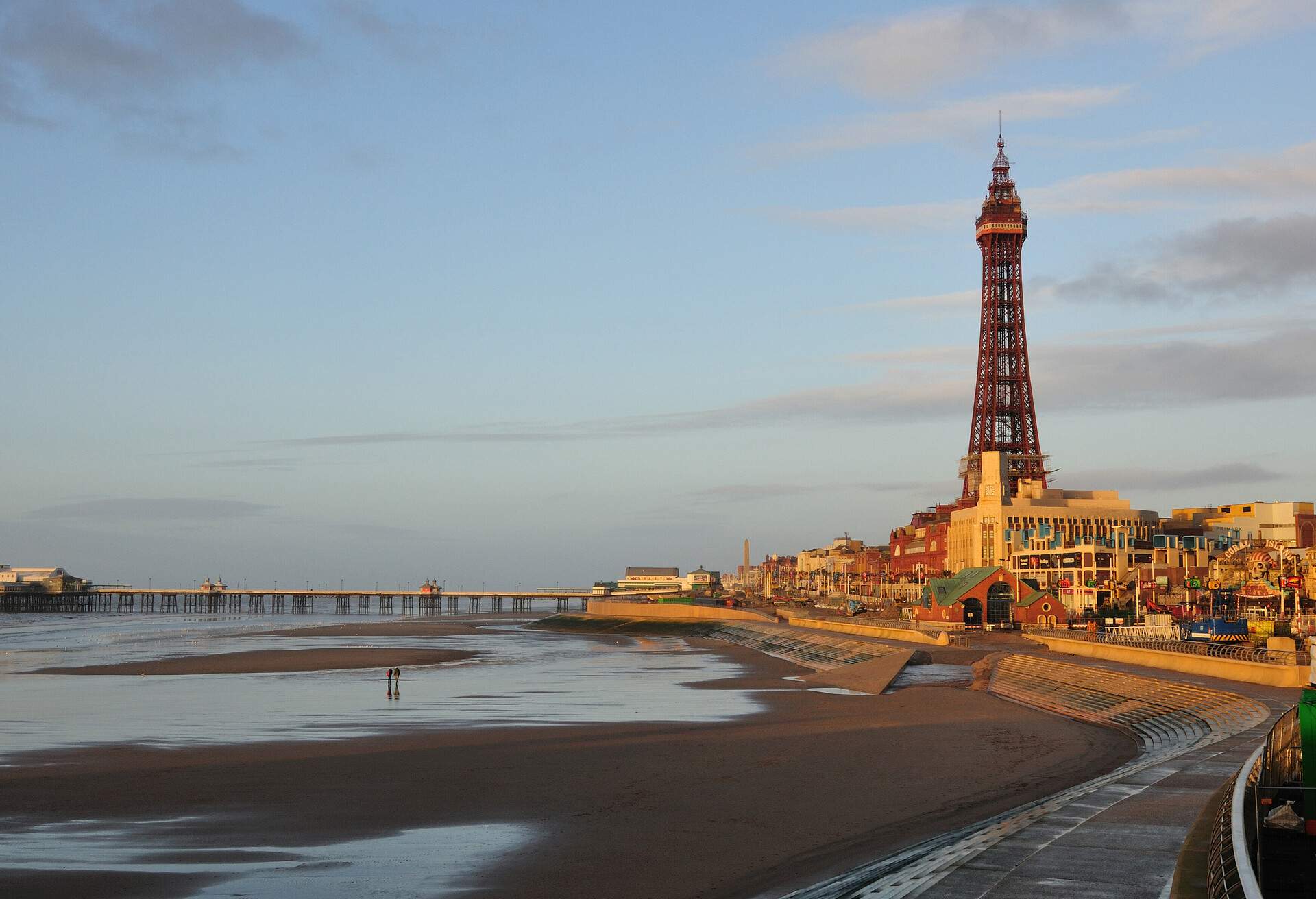 DEST_UK_NORTH-PIER_BLACKPOOL-TOWER_GettyImages-111717134