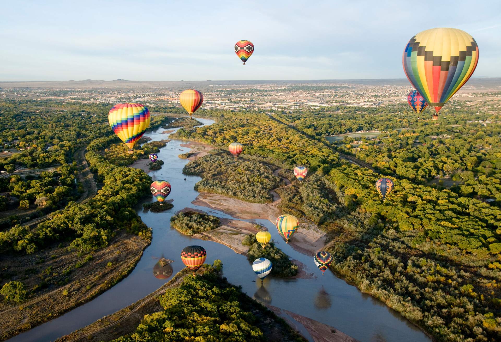 DEST_USA_NEW-MEXICO_ALBUQUERQUE_HOT-AIR-BALLOON-FESTIVA_GettyImages-1181927942