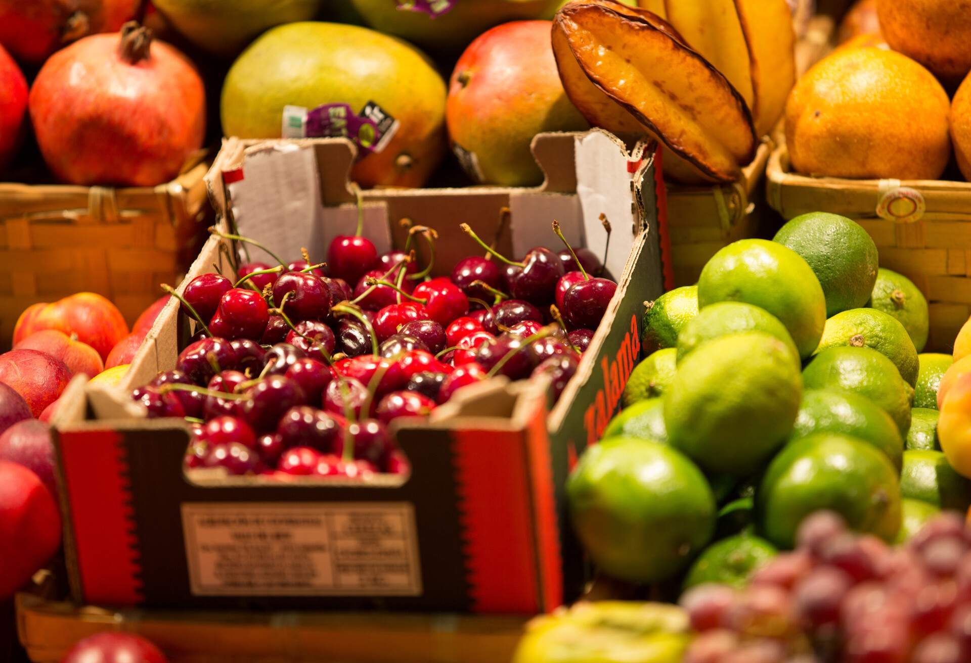THEME_FOOD_FRUITS_MARKET_GettyImages-470624410.jpg