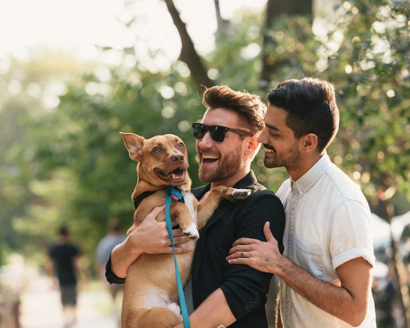 theme_people_person_couple_pet_dog_outdoors_travel_adventure-shutterstock-portfolio_1896054559_universal_within-usage-period_79128