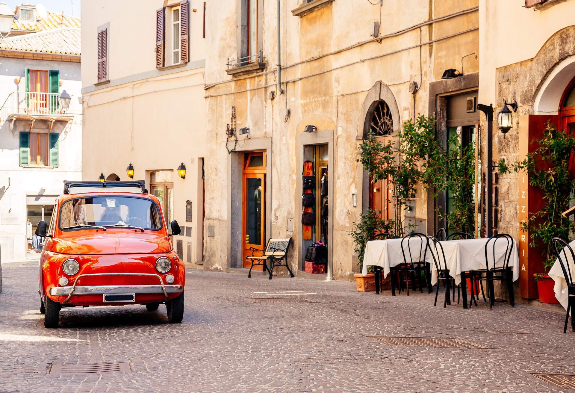 dest_italy_lazio_rome_gettyimages-1071670612_universal_within-usage-period_46835.jpg