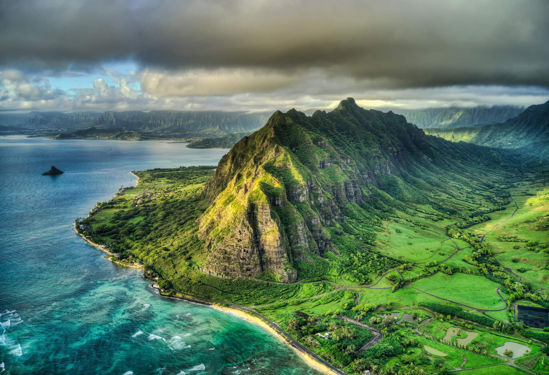 dest_usa_hawaii_oahu_razorback-ridgeline_gettyimages-1168189465