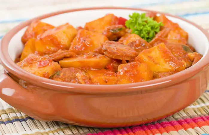 Patatas a la Riojana - Potato, chorizo and peppers stew.