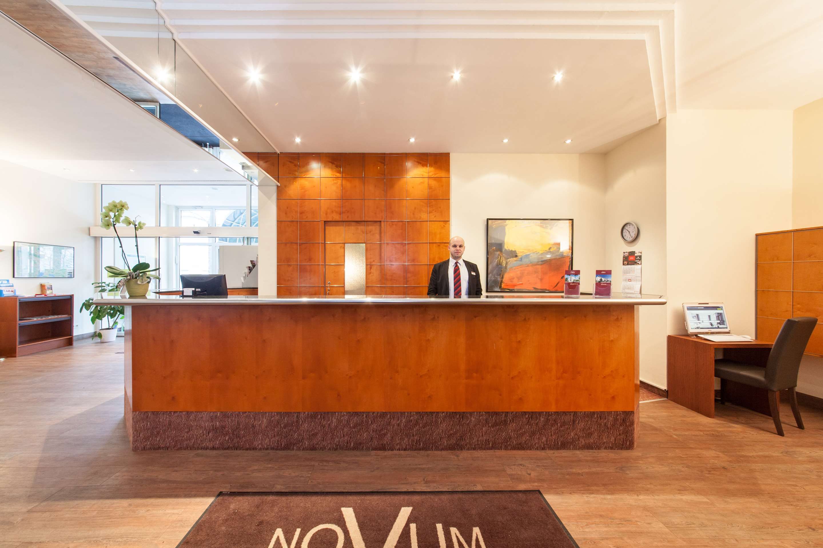Receptionist