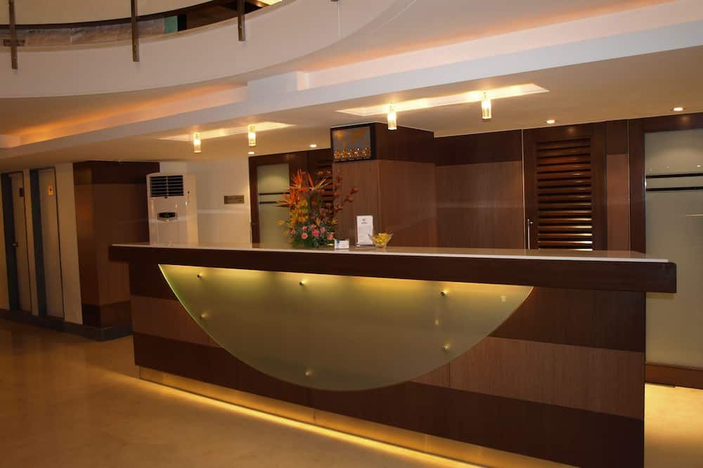 Receptionist