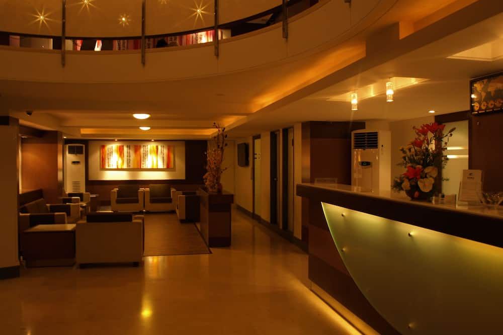 Receptionist
