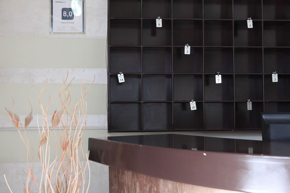 Receptionist